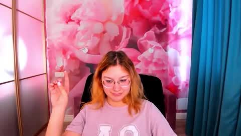 AngelinaLow online show from March 10, 1:15 pm