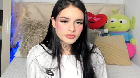 Snapshot of angeline__smith chatting on March 9, 1:46 am Angeline Smith online show from March 9, 1:46 am