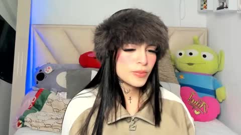 Snapshot of angeline__smith chatting on March 6, 6:41 am Angeline Smith online show from March 6, 6:41 am