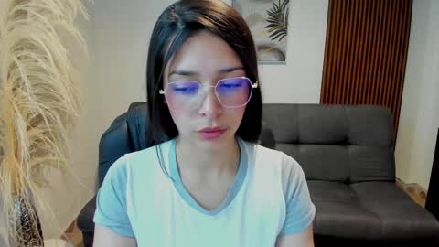 Snapshot of angeline_davies chatting on September 23, 1:31 pm angeline_davies online show from September 23, 1:31 pm