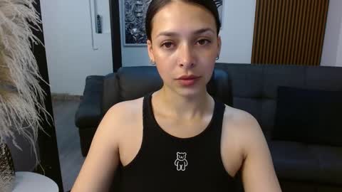 Snapshot of angeline_davies chatting on February 26, 12:05 pm angeline_davies online show from February 26, 12:05 pm