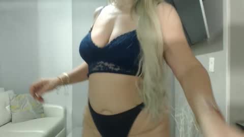 angelinna_12 online show from November 7, 8:20 am