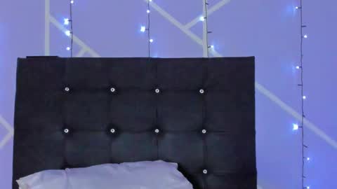 Angelique Murphy online show from December 4, 1:47 am