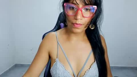 angela online show from July 5, 4:19 am