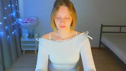 Cutie online show from November 1, 9:02 am