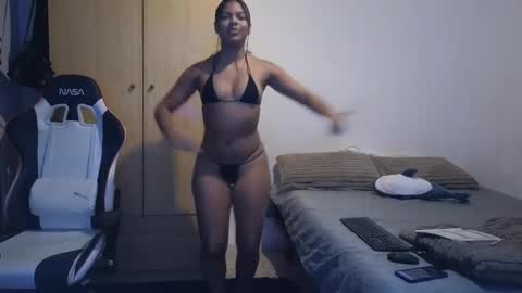 Snapshot of angellyrodriguez1234 chatting on October 24, 6:15 pm Angelly online show from October 24, 6:15 pm