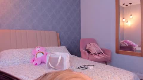 angelrose2323 online show from February 23, 5:28 am