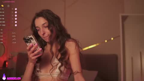 Nikki online show from June 7, 1:07 pm