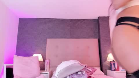 Angela online show from November 23, 2:52 pm