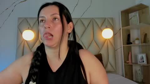 ANGIE online show from December 16, 2:01 pm