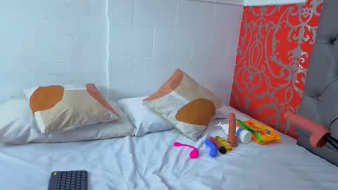angi_lozano online show from November 20, 2:56 am