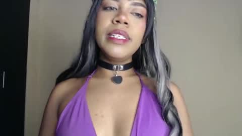 angie_fox1 online show from December 3, 4:31 pm