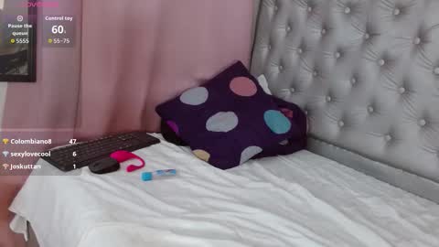Snapshot of angiellam chatting on September 13, 8:28 pm angiellam online show from September 13, 8:28 pm