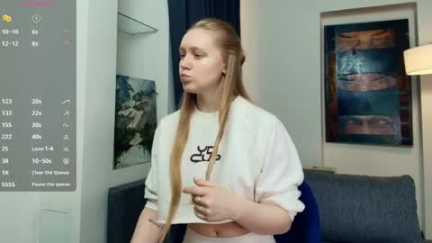 Violet online show from May 2, 8:17 am