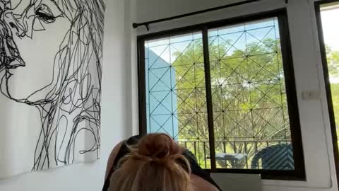 Snapshot of anita__hills chatting on December 11, 5:00 am anita__hills online show from December 11, 5:00 am