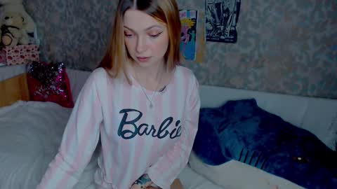 anita_moon_ online show from March 12, 9:02 am