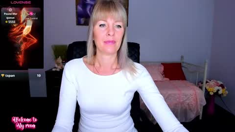 Snapshot of anita_tayson chatting on February 12, 6:51 am Anita online show from February 12, 6:51 am