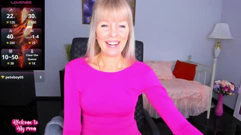Snapshot of anita_tayson chatting on December 6, 7:32 am Anita online show from December 6, 7:32 am