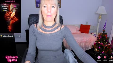 Snapshot of anita_tayson chatting on December 24, 7:17 am Anita online show from December 24, 7:17 am