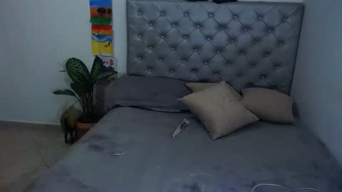 Snapshot of anithaxx chatting on February 24, 6:58 pm esmeralda online show from February 24, 6:58 pm