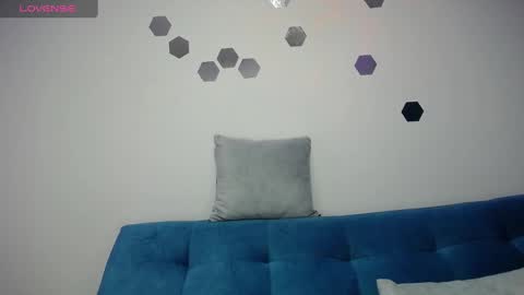 anitta_x online show from February 28, 8:42 am