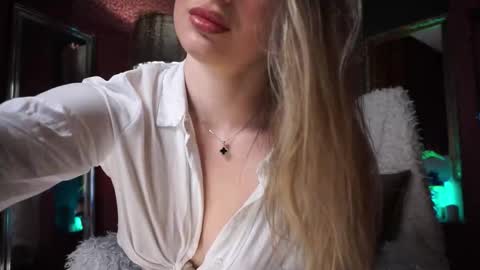 Snapshot of ann__levine chatting on October 5, 2:11 pm Ann online show from October 5, 2:11 pm