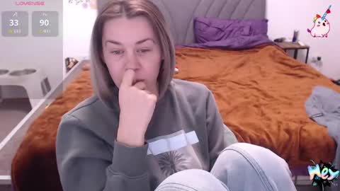 Anadirectgirl online show from April 19, 6:10 pm