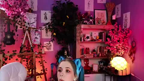 Violett online show from March 4, 4:20 pm