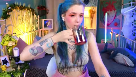 Violett online show from December 11, 4:31 pm