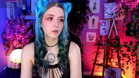 Violett online show from March 11, 4:18 pm