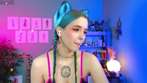 Violett online show from February 3, 5:03 pm