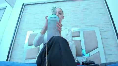  ANNA  online show from July 22, 1:34 pm