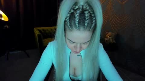 anna_snow9 online show from May 4, 6:28 am