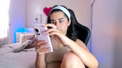 Snapshot of annadu011 chatting on February 10, 2:59 pm Annadu011 online show from February 10, 2:59 pm