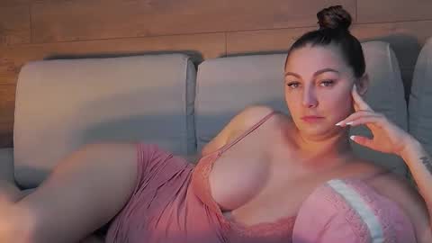 annasplash online show from October 23, 5:57 am