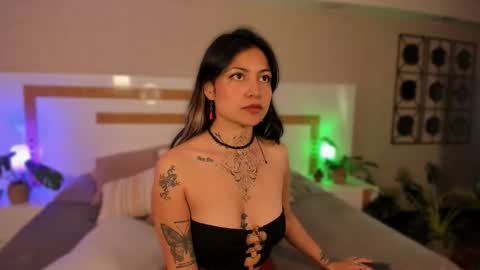 anne_cherrydh online show from September 17, 6:44 am