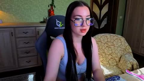 anneaverry online show from March 23, 11:38 am
