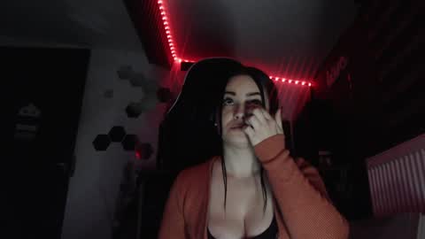 Snapshot of annebellee69 chatting on December 16, 9:41 pm annebellee69 online show from December 16, 9:41 pm