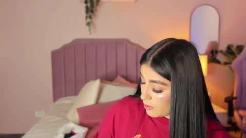 Snapshot of anneee_ chatting on January 15, 10:35 pm Anne online show from January 15, 10:35 pm
