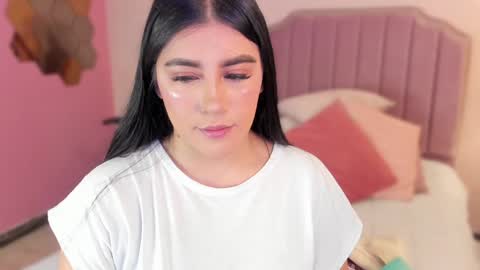 Snapshot of anneee_ chatting on January 26, 5:23 pm Anne online show from January 26, 5:23 pm