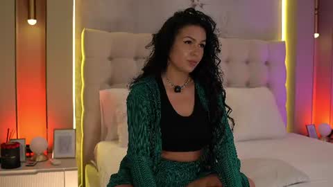 Anne Rey online show from June 20, 4:49 am