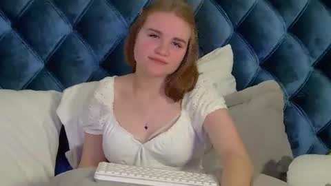 AnnetBennette online show from June 26, 5:52 am