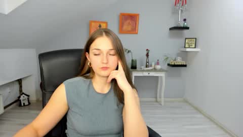 annewilsonn online show from November 24, 2:41 pm