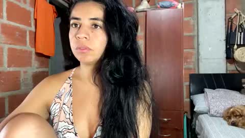 Snapshot of anngela01 chatting on September 29, 11:10 pm anngela online show from September 29, 11:10 pm