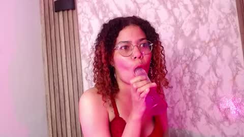 annie_chers online show from November 18, 4:24 am