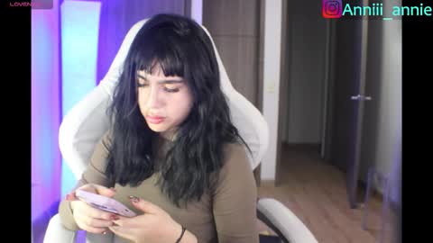 JEANNE no olvides seguirme dont forget follow me  uu online show from March 11, 11:18 pm