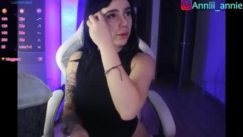 JEANNE no olvides seguirme dont forget follow me  uu online show from March 10, 10:58 pm