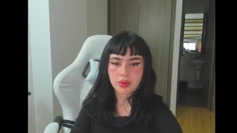 JEANNE no olvides seguirme dont forget follow me  uu online show from January 13, 1:11 am