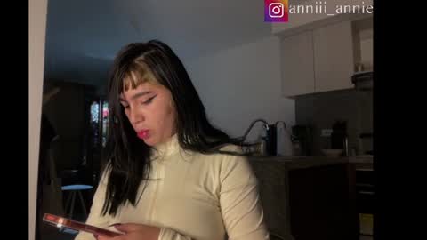 JEANNE no olvides seguirme dont forget follow me  uu online show from July 17, 12:04 am