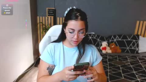 Snapshot of annie_volker chatting on October 3, 1:11 am Annie Volker online show from October 3, 1:11 am